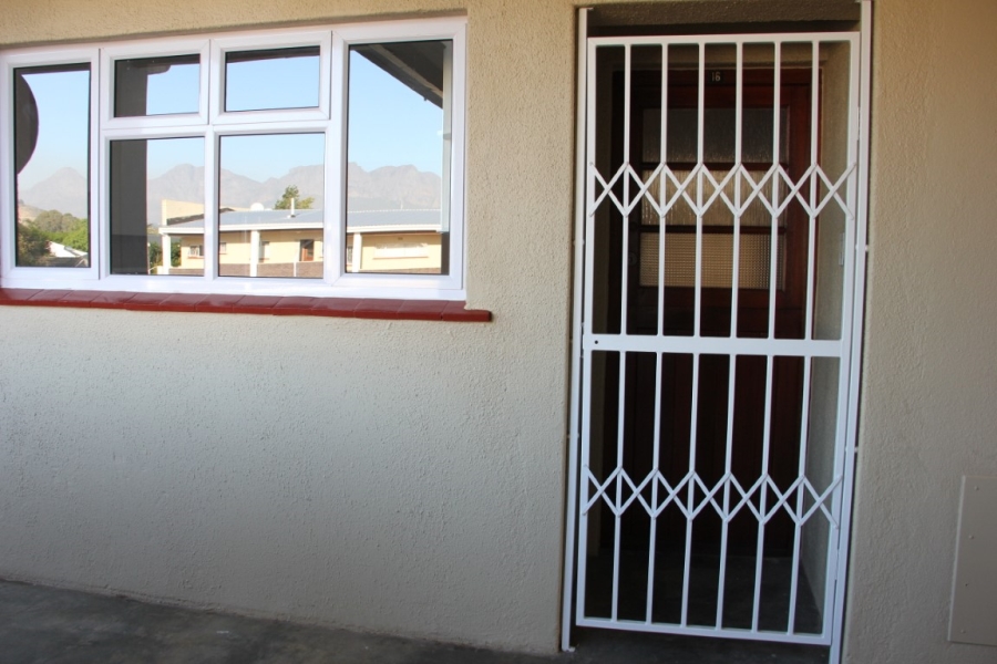 To Let 2 Bedroom Property for Rent in Martinville Western Cape